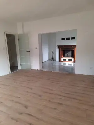  Frisch sanierte 3,5 -Zimmer Mietwohnung mit Rheinblick ca. 110 qm Wohnfläche