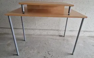 Einfacher, selber gemachten Schreibtisch Bild 3