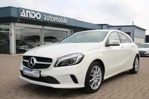 Mercedes-Benz A 200 BlueEfficiency LED/Spurhalte/Navi/Ambiente