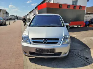 Opel Meriva 1.8 16V (Essentia)