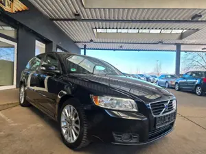 Volvo V50 Kombi D5 AUTOMATIK Summum LEDER/PDC/NAVI/AHK Bild 5