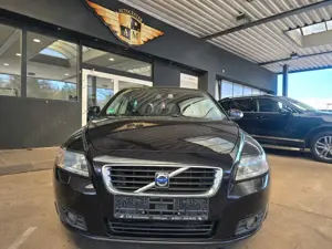 Volvo V50 Kombi D5 AUTOMATIK Summum LEDER/PDC/NAVI/AHK Bild 4