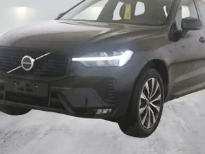 Volvo XC60 B4 AWD Plus Dark Standhzg Fahrerassis Voll Bild 4