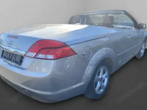 Ford Focus CC Coupe-Cabriolet 2.0 16V Aut. Titanium Bild 5