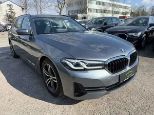 BMW 530 e Touring A Panorama Leder Rück Camara