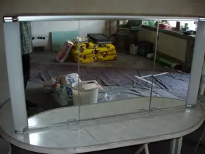 Spiegelschrank mit drei Spiegeltüren