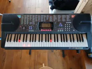 Keyboard CASIO CTK-620L mit Key Lighting System