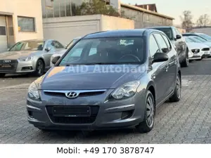 Hyundai i30 CW blue 1.4 Comfort Kombi*PDC*AHK*2HAND*