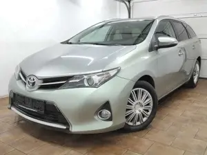 Toyota Auris TOURING 1.4 COOL EURO-5 KLIMA ESP SHZ SERVO LED ZV