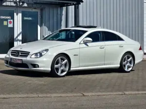 Mercedes-Benz CLS 63 AMG /NAVI/SCHIEBEDACH/HARMAN-KARDON Bild 1