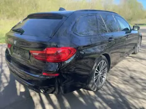 BMW 520 d xDrive |360* Kamera |  HUD | AHK | Adaptiv LED Bild 4