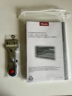 Miele-Glaskeramik-Kochfeld und -Einbau-Herd mit FlexiClips, A+ Bild 9