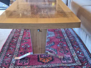 Couchtisch aus Holz mit verchromten Füßen - 70er Jahre Bild 2