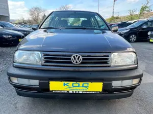 Volkswagen Vento 1.8 CL Automatik/1. Hand/ Garagenwagen Bild 2