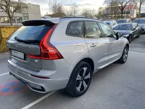Volvo XC60 Plus Dark Recharge Plug-In Hybrid AWD T6 EU6d Stan Bild 3