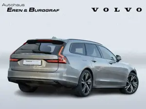 Volvo V90 Kombi R Design Recharge Plug-In Hybrid AWD Bild 2