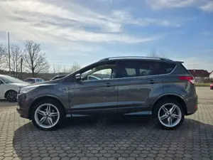 Ford Kuga Individual/Spurhalte/ Pano/ Kamera/ TÜV NEU Bild 2