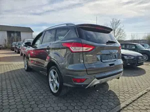 Ford Kuga Individual/Spurhalte/ Pano/ Kamera/ TÜV NEU Bild 3