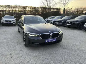 BMW 520 d Touring  LED+KAMERA+NAPPA-LEDER+TOTWINKEL+SPURA.