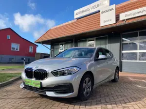 BMW 118 Baureihe 1 Lim. 118 i Advantage Bild 3