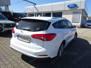 Ford Focus 1.5TDCi Cool  Connect *Winter-Paket*NAVI* Bild 4