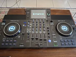 DENON DJ SC LIVE 4 gebraucht aber wenig genutzt