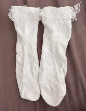 getragene Socken einer jungen Studentin Bild 2