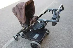 Brio-Go Kinderwagen, Kombikinderwagen, klappbar, braun, Feststellbremse, Regencape