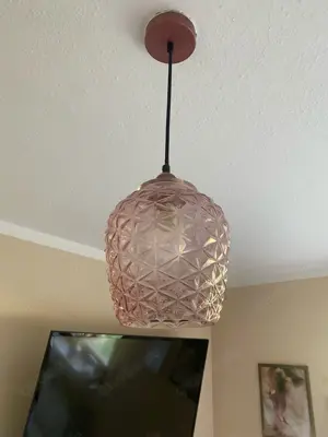 Schöne Glaslampe, rosa