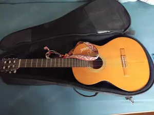 Cuena Spain Konzert Gitarre NO10 mit Zubehör 