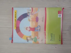Verschiedene Schulbücher von 2-4 zu verkaufen