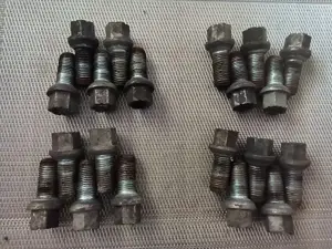 20x Radschrauben M14x1,5x28 Audi VW Kugelbund Bolzen Alufelgen