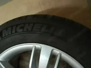 Audi Q3 Alu Felgen mit Michelin-Sommerreifen 235 55  R 17 Bild 2