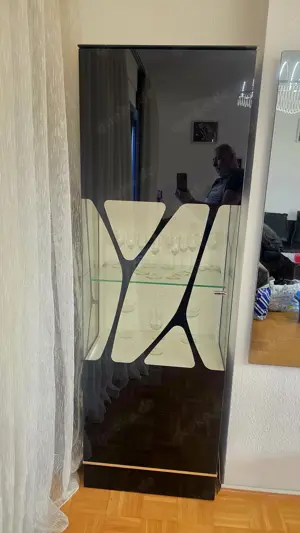 Vitrine Leonardo Cube und TV Schrank 