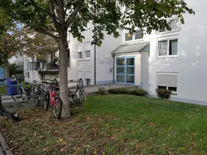 Stilvolle, vollständig renovierte 2-Zimmer-Wohnung mit Balkon und Einbauküche in Mannheim