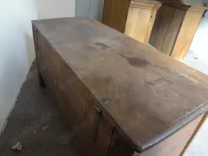 Alte Truhen Kommode Massivholz, verziert, B 147 cm Bild 3