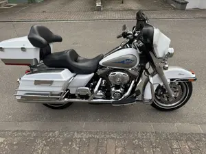 Harley-Davidson FL 1   Klassischer Tourer mit Stil und Power