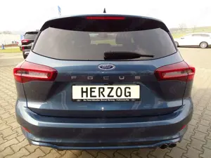Ford Focus ST-Line X Turnier Bild 3