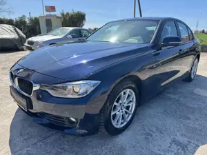 BMW 320 Lim. 320 d*AUT*NAVI*XEN*PDC*