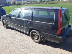 Volvo V70 Kombi Bild 2