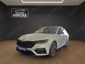 Skoda Octavia Combi 2.0TDI DSG RS / beh. WSS / Head-UP /