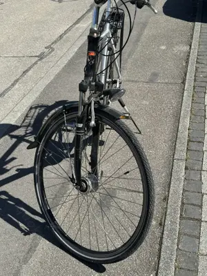 KTM Veneto Fahrrad 28"x1,5, Tourenrad mit Licht und Gepäckträger  Bild 4