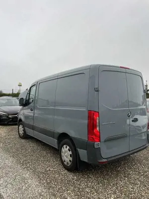 Mercedes-Benz Sprinter 211 CDI Standard VA WORKER Bild 2