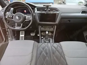 Volkswagen Tiguan 2.0 TDI SCR 4Motion DSG Highline 3x R-Line Bild 5