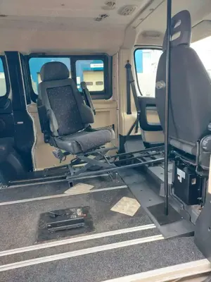 Fiat Ducato Kombi 130 Paravan Space Drive 2 Rollstuhl Bild 4