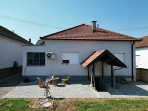 Einfamilienhaus mit großem Grundstück in ruhiger Lage   Vinkovci (Kroatien) Bild 3