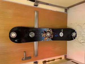 Coole Kinderzimmer Deckenlampe: Snowboard- Lampe