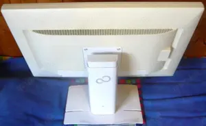 Fujitsu Monitor Bildschirm 24 Zoll defekt Bastler Ersatzteilspender     zteilspend Bild 5