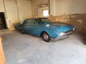 Ford Thunderbird Bild 1