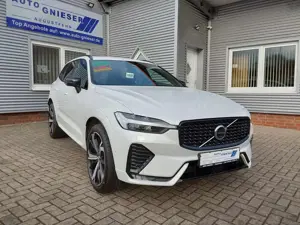 Volvo XC60 B4 D AWD Plus Dark ACC/LED/SHZ/PDC/NAV/KAM 145 ...